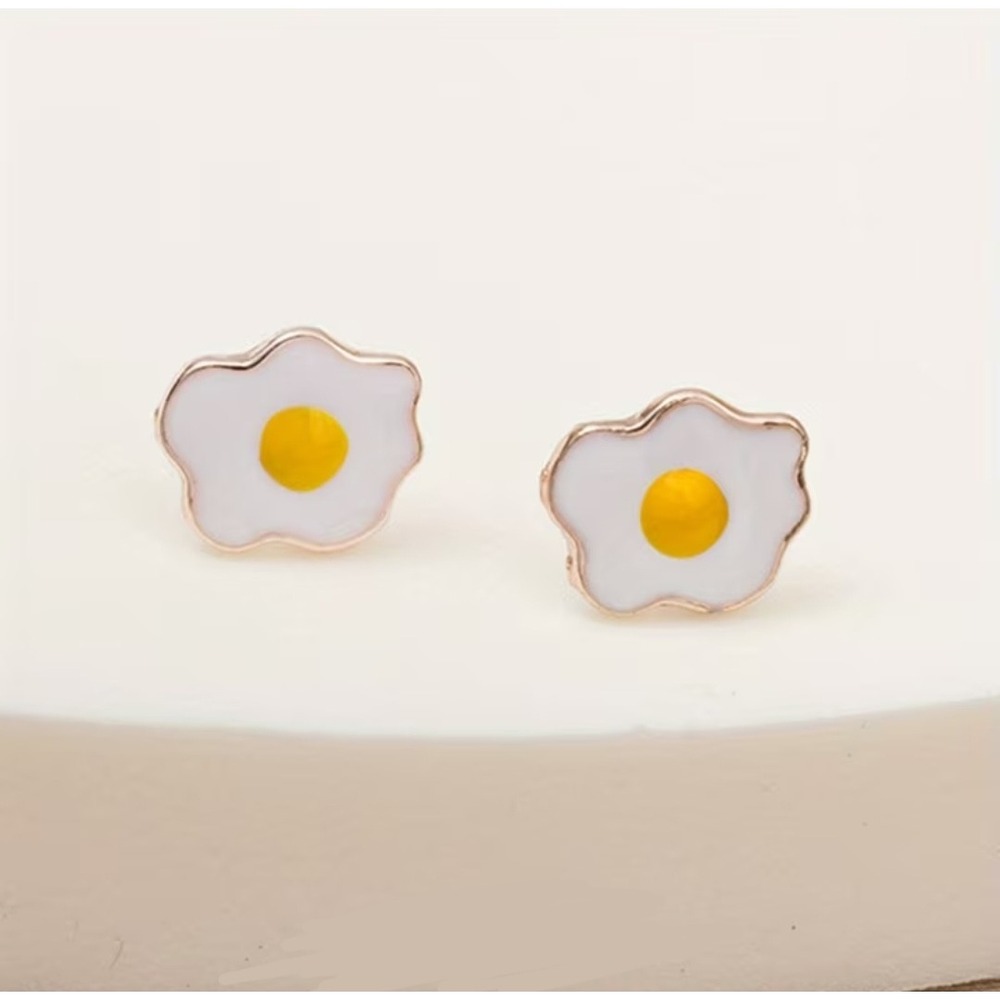 Fried Egg Enamel Stud Earrings Gold Tone Sunny Side Up Food Jewelry Novelty